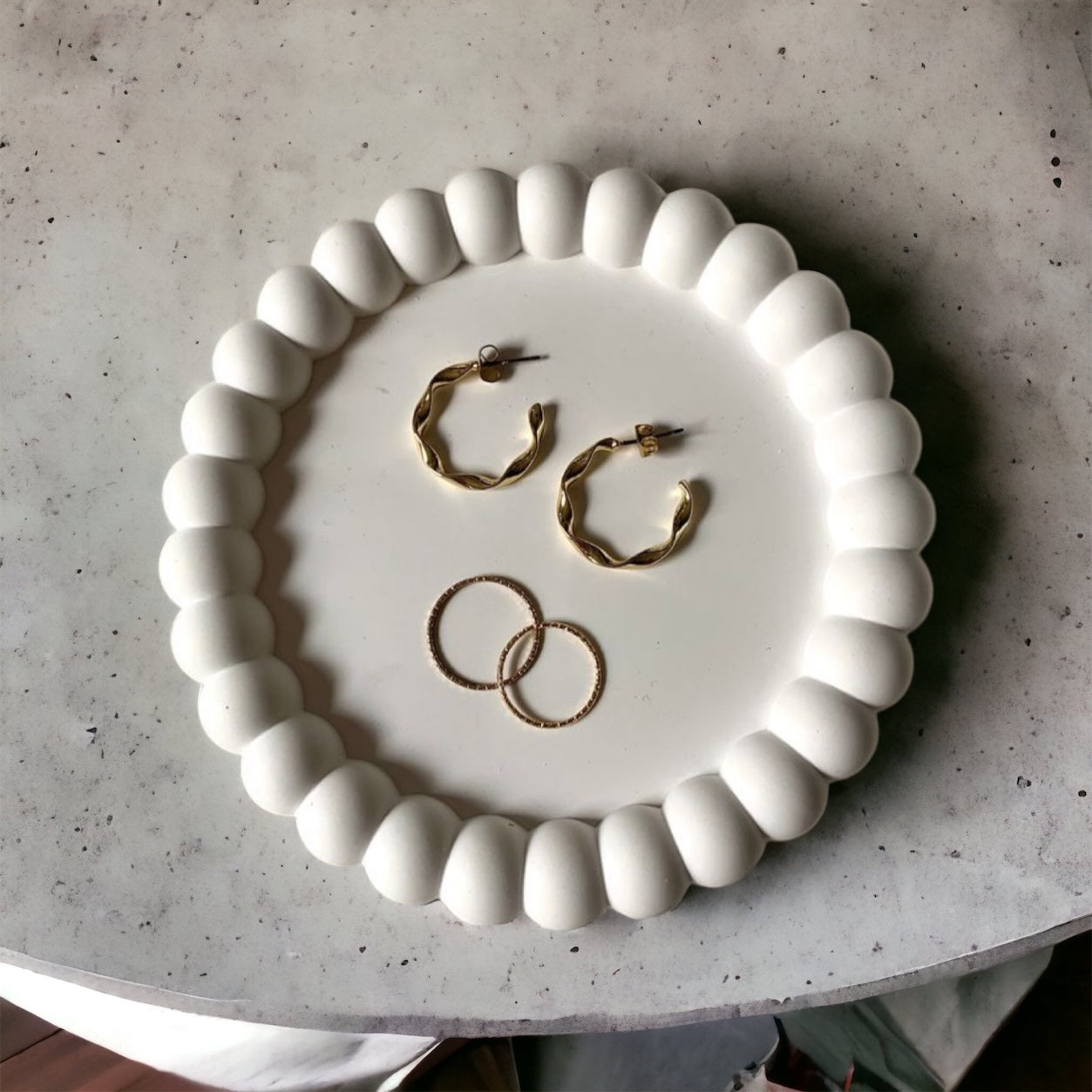 Minimalist Round Tray